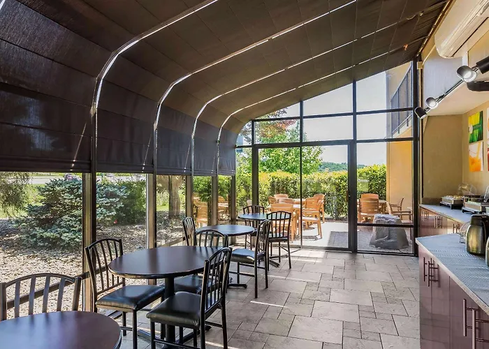 Quality Inn & Suites Sevierville - Pigeon Forge